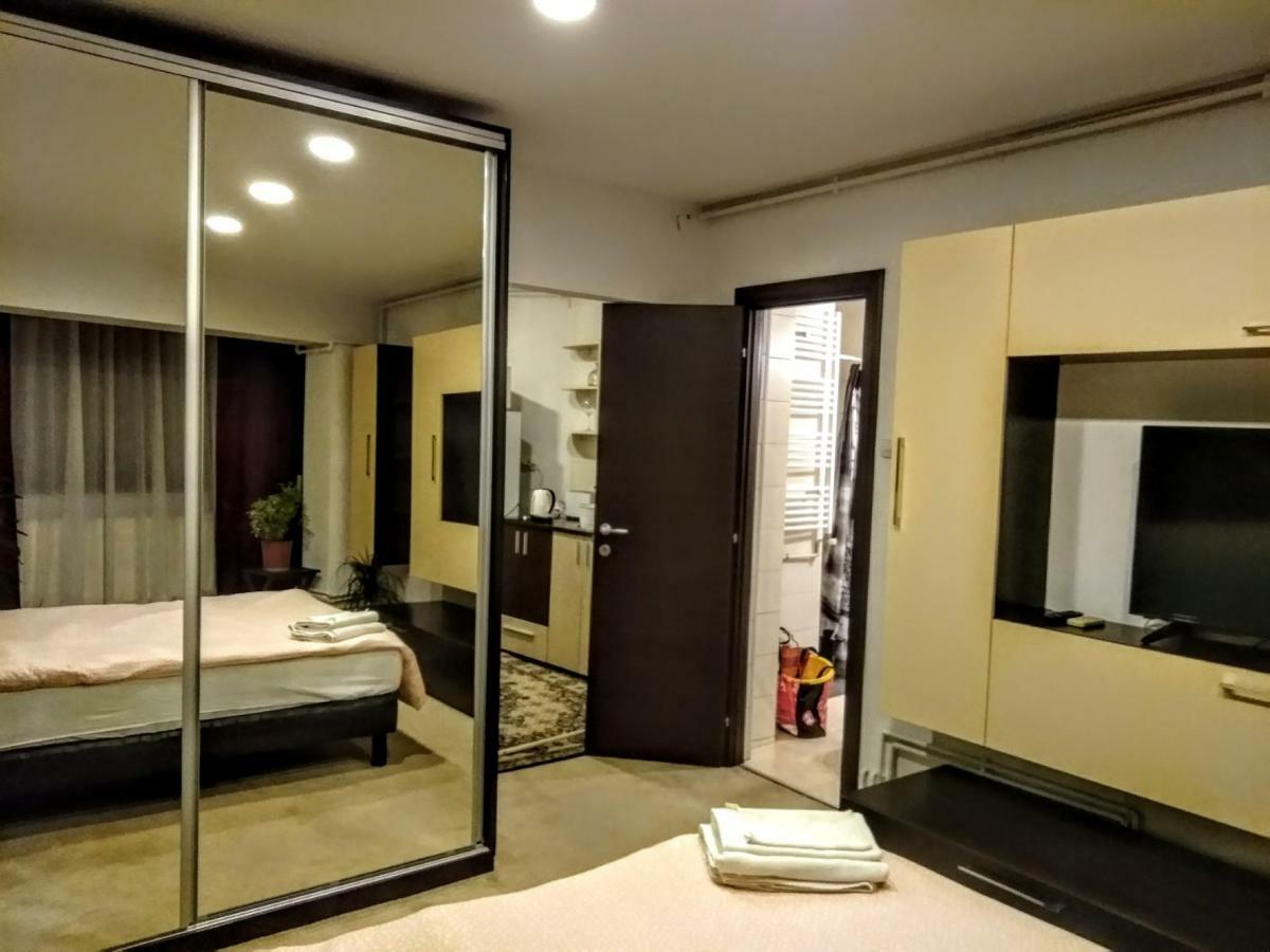 شقة Cozy Downtown Oasis بوخارست المظهر الخارجي الصورة